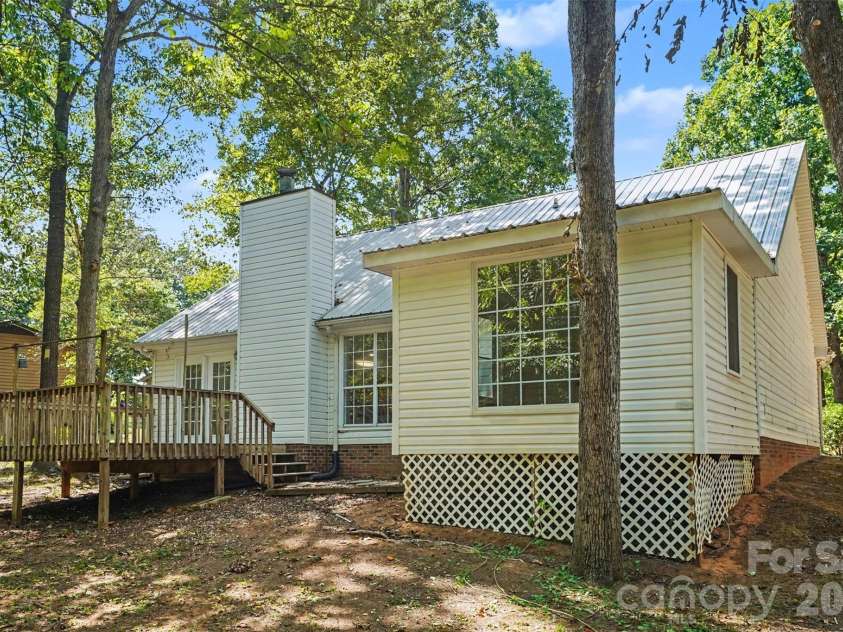 2711 Bob White Circle, Wingate, NC 28174.  MLS# CAR4383381, YatesRealty ID 50785. 