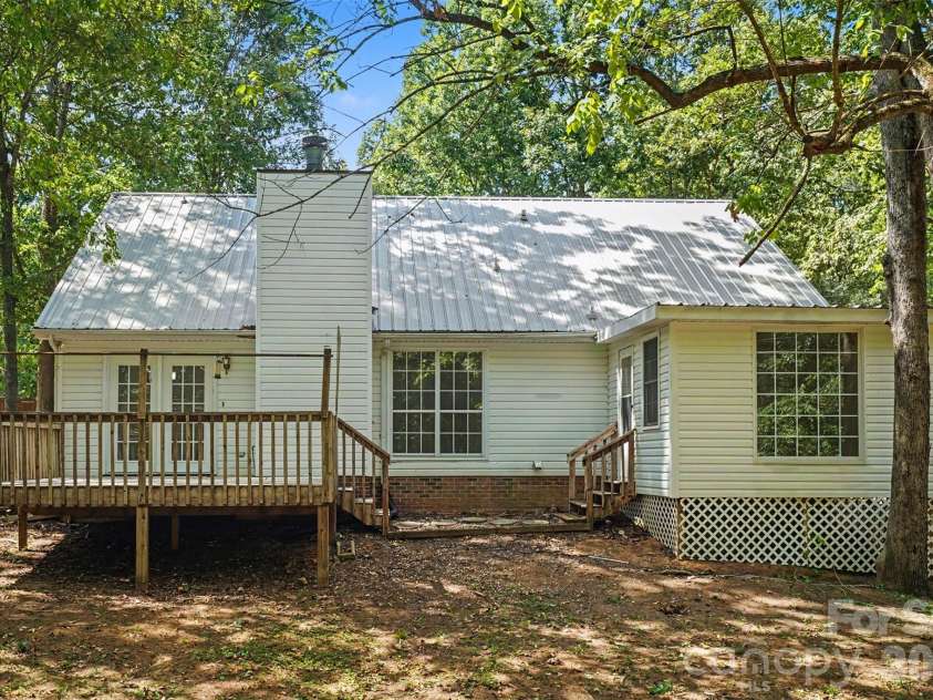 2711 Bob White Circle, Wingate, NC 28174.  MLS# CAR4383381, YatesRealty ID 50785. 