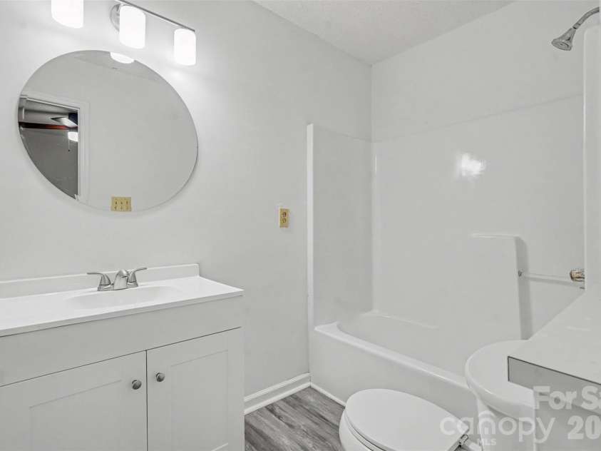 2711 Bob White Circle, Wingate, NC 28174.  MLS# CAR4383381, YatesRealty ID 50785. Primary Bathroom