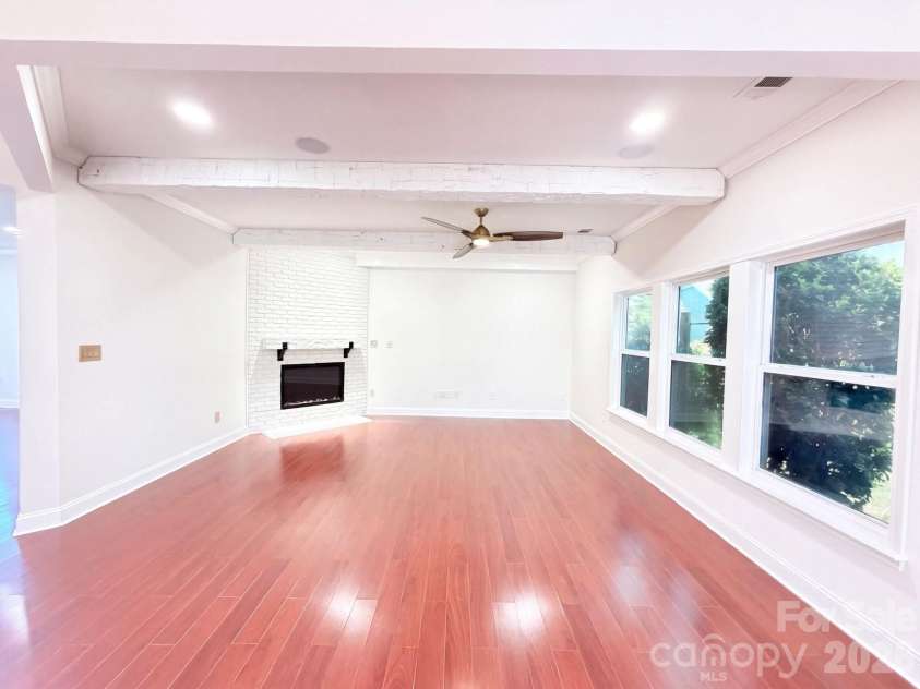 14903 Superior Street, Charlotte, NC 28273.  MLS# CAR4424506, YatesRealty ID 50789. 
