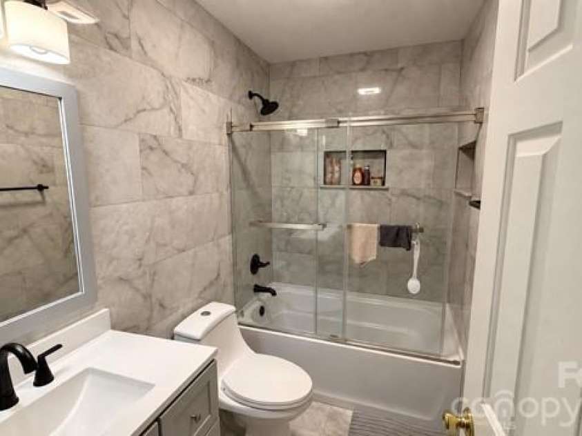 3358 Lilac Lane, Hudson, NC 28638.  MLS# CAR4424295, YatesRealty ID 50790. Bath