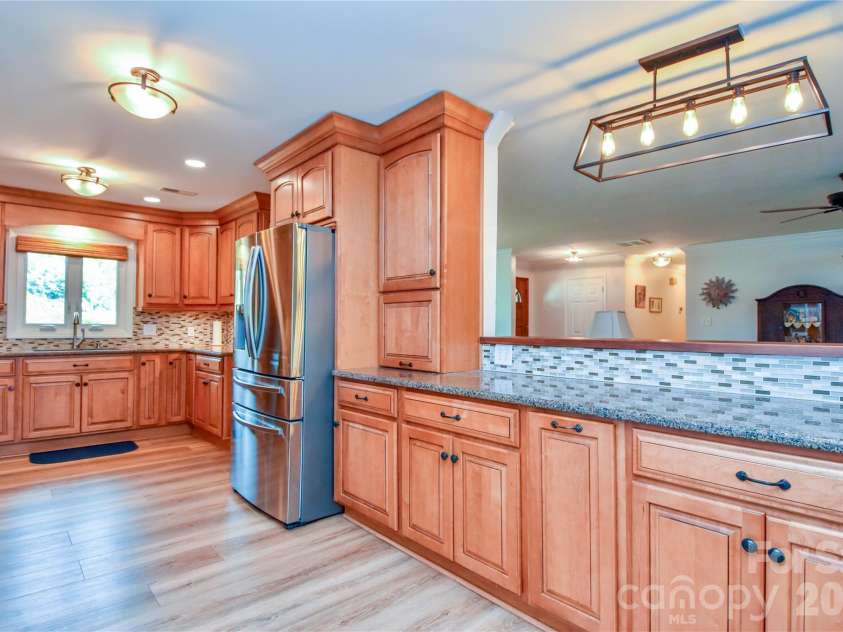 127 Fairway Drive, Mooresville, NC 28117.  MLS# CAR4420861, YatesRealty ID 50792. 