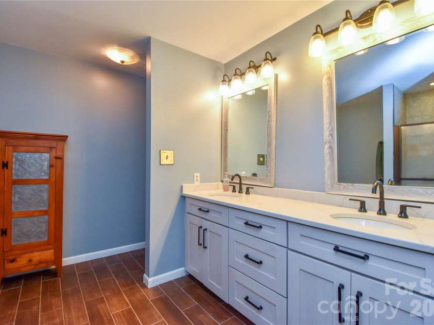127 Fairway Drive, Mooresville, NC 28117.  MLS# CAR4420861, YatesRealty ID 50792. 