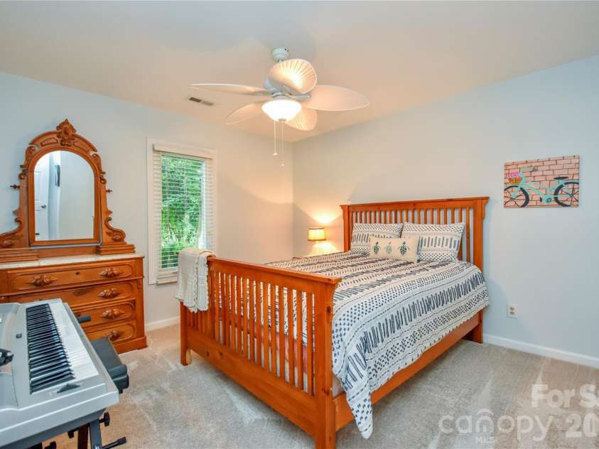127 Fairway Drive, Mooresville, NC 28117.  MLS# CAR4420861, YatesRealty ID 50792. 