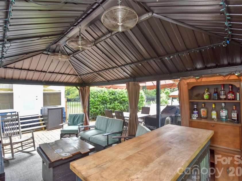 127 Fairway Drive, Mooresville, NC 28117.  MLS# CAR4420861, YatesRealty ID 50792. 