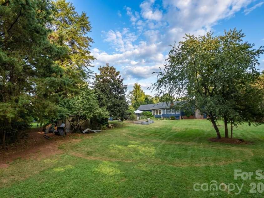 127 Fairway Drive, Mooresville, NC 28117.  MLS# CAR4420861, YatesRealty ID 50792. 