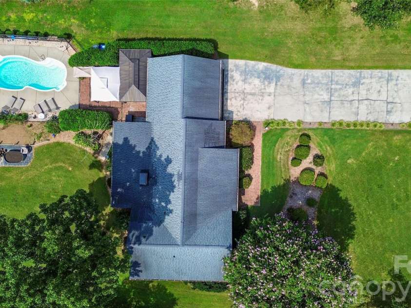 127 Fairway Drive, Mooresville, NC 28117.  MLS# CAR4420861, YatesRealty ID 50792. 