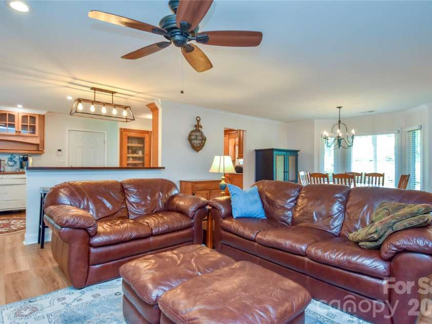 127 Fairway Drive, Mooresville, NC 28117.  MLS# CAR4420861, YatesRealty ID 50792. Open floor plan