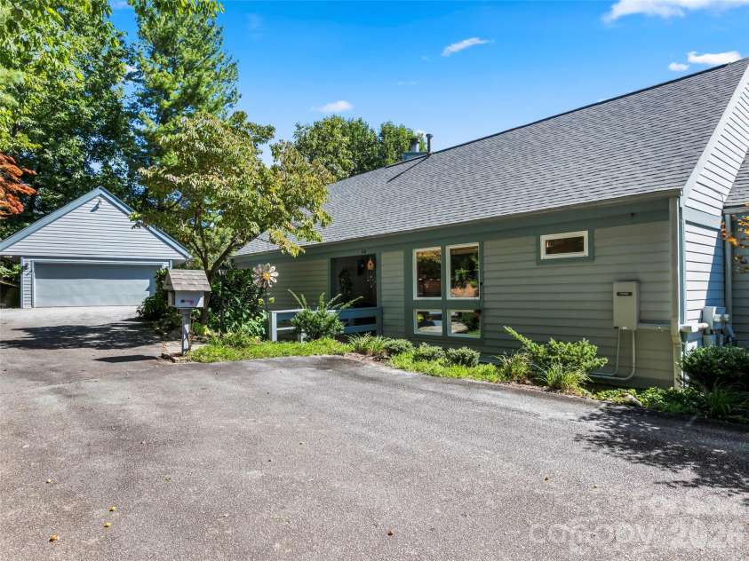 114 Sunny View Lane, Flat Rock, NC 28731.  MLS# CAR4424525, YatesRealty ID 50796. 