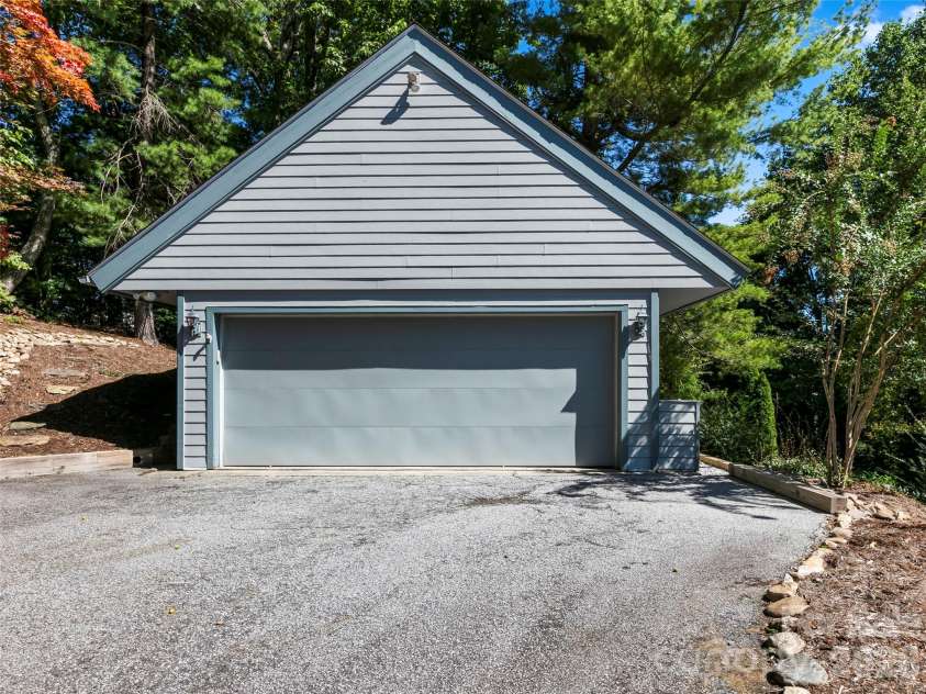 114 Sunny View Lane, Flat Rock, NC 28731.  MLS# CAR4424525, YatesRealty ID 50796. 