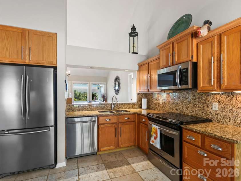 114 Sunny View Lane, Flat Rock, NC 28731.  MLS# CAR4424525, YatesRealty ID 50796. 