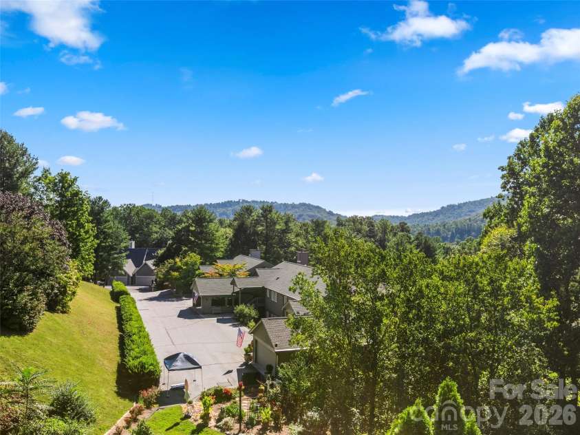 114 Sunny View Lane, Flat Rock, NC 28731.  MLS# CAR4424525, YatesRealty ID 50796. 