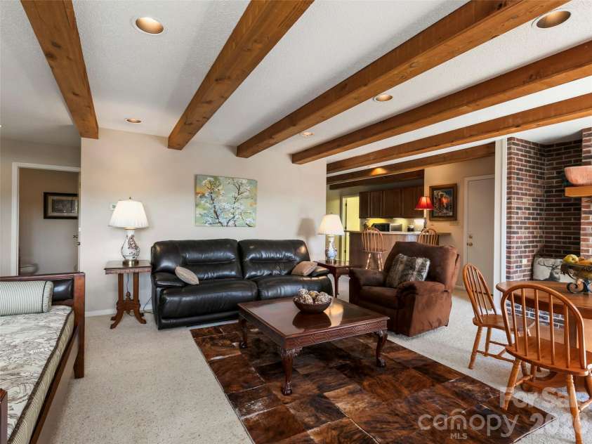 114 Sunny View Lane, Flat Rock, NC 28731.  MLS# CAR4424525, YatesRealty ID 50796. 