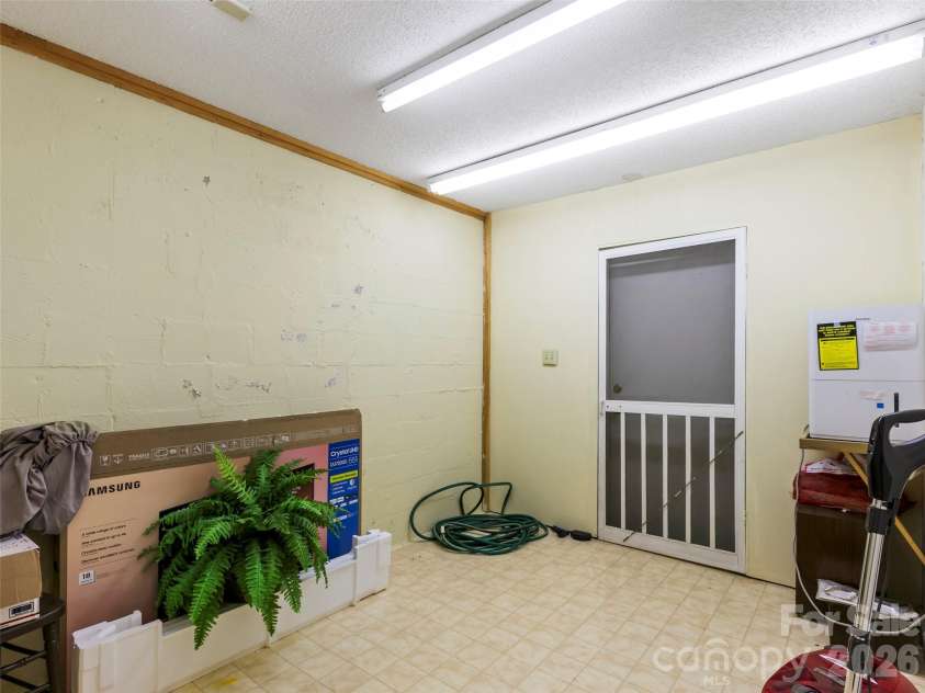 114 Sunny View Lane, Flat Rock, NC 28731.  MLS# CAR4424525, YatesRealty ID 50796. 