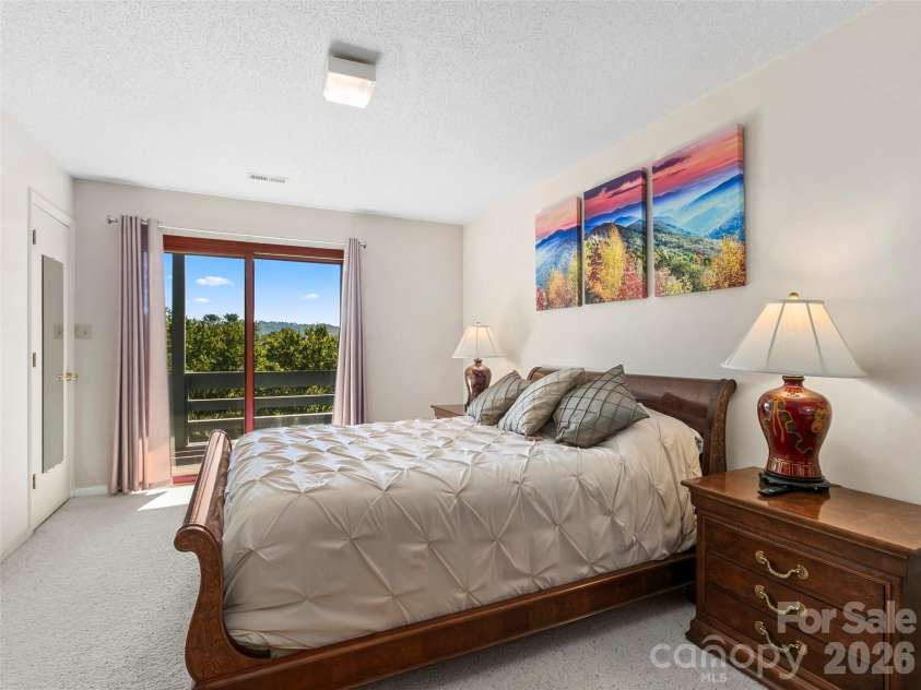 114 Sunny View Lane, Flat Rock, NC 28731.  MLS# CAR4424525, YatesRealty ID 50796. 
