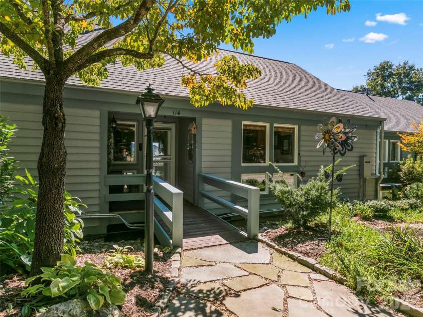 114 Sunny View Lane, Flat Rock, NC 28731.  MLS# CAR4424525, YatesRealty ID 50796. 