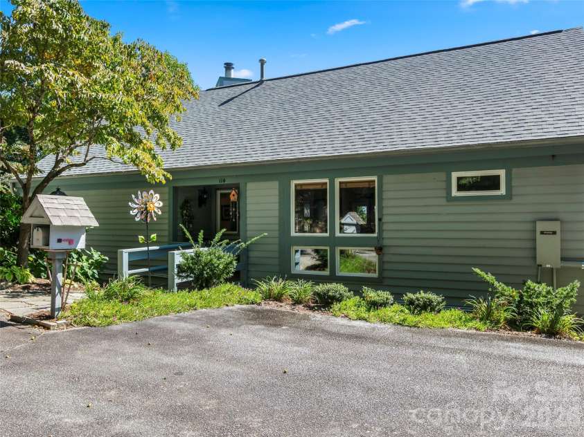 114 Sunny View Lane, Flat Rock, NC 28731.  MLS# CAR4424525, YatesRealty ID 50796. 