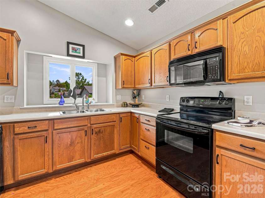 403 Kyfields Drive, Weaverville, NC 28787.  MLS# CAR4424526, YatesRealty ID 50797. 