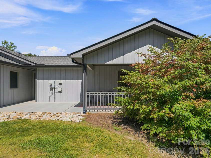 403 Kyfields Drive, Weaverville, NC 28787.  MLS# CAR4424526, YatesRealty ID 50797. 
