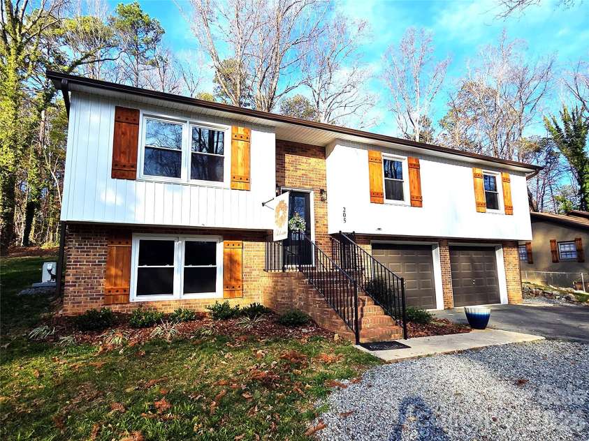 205 Redding Road, Stanley, NC 28164.  MLS# CAR4326333, YatesRealty ID 50798. 