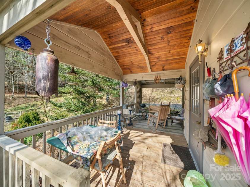 292 Crow Lane, Burnsville, NC 28714.  MLS# CAR4282294, YatesRealty ID 508. 