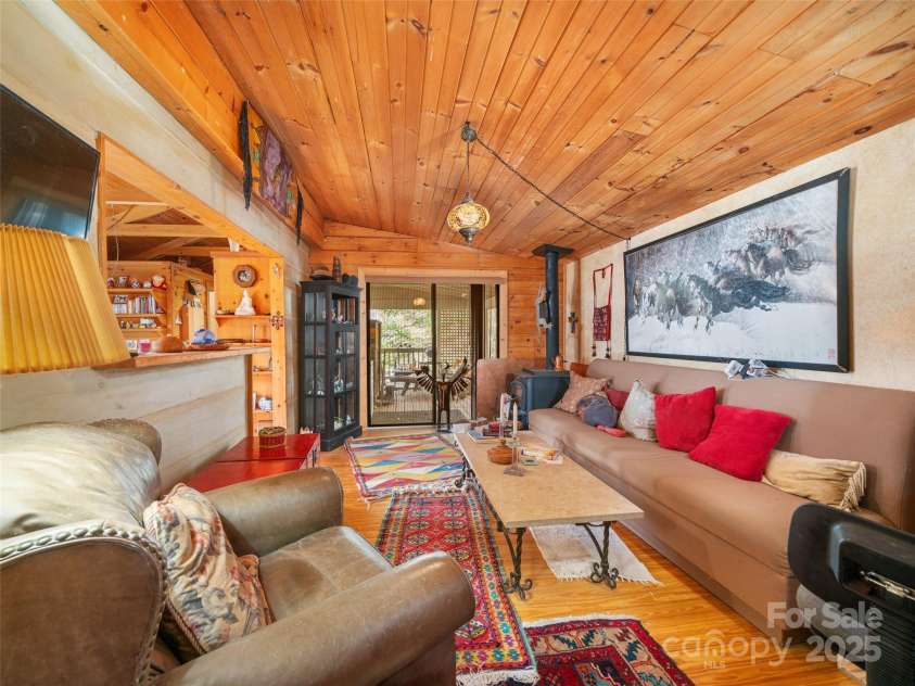 292 Crow Lane, Burnsville, NC 28714.  MLS# CAR4282294, YatesRealty ID 508. 