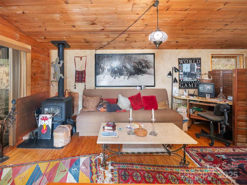 292 Crow Lane, Burnsville, NC 28714.  MLS# CAR4282294, YatesRealty ID 508. 