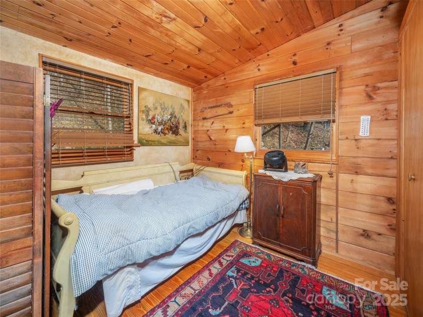292 Crow Lane, Burnsville, NC 28714.  MLS# CAR4282294, YatesRealty ID 508. 