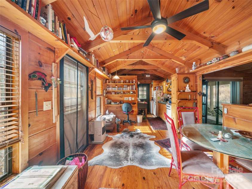 292 Crow Lane, Burnsville, NC 28714.  MLS# CAR4282294, YatesRealty ID 508. 