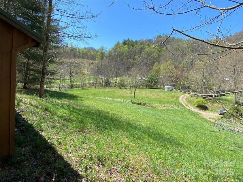 292 Crow Lane, Burnsville, NC 28714.  MLS# CAR4282294, YatesRealty ID 508. 