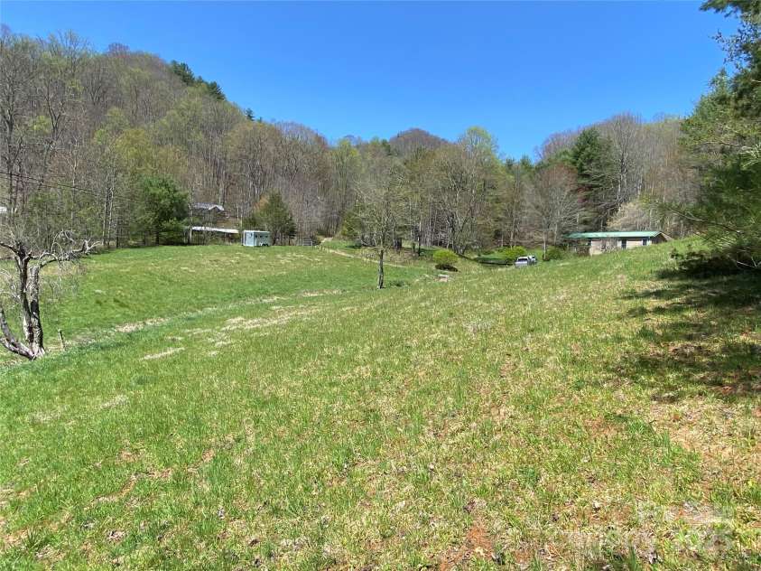292 Crow Lane, Burnsville, NC 28714.  MLS# CAR4282294, YatesRealty ID 508. 