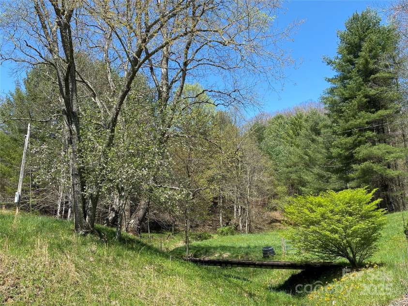 292 Crow Lane, Burnsville, NC 28714.  MLS# CAR4282294, YatesRealty ID 508. 