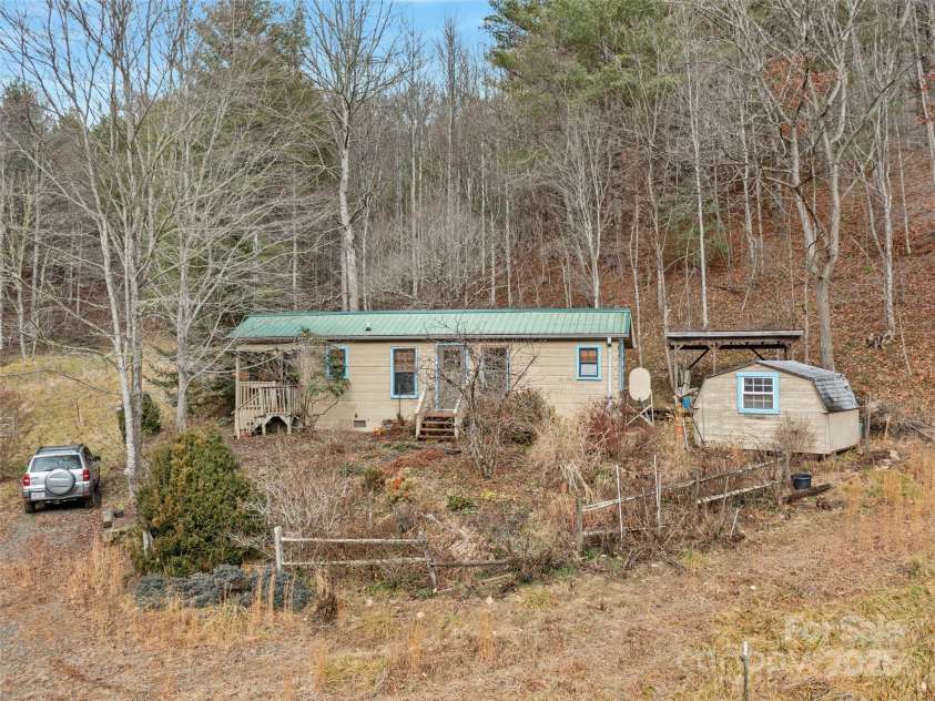 292 Crow Lane, Burnsville, NC 28714.  MLS# CAR4282294, YatesRealty ID 508. 