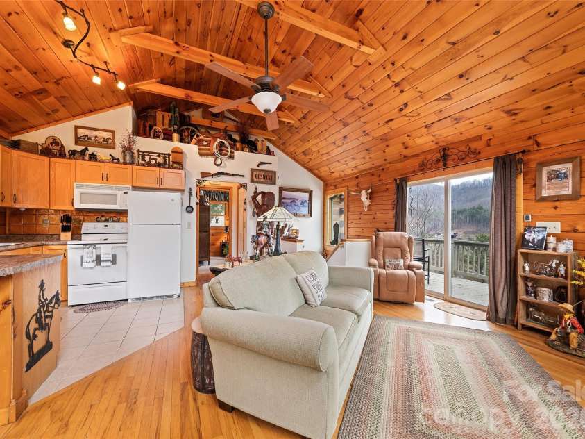 16 Hiawatha Drive, Maggie Valley, NC 28751.  MLS# CAR4331978, YatesRealty ID 5080. 