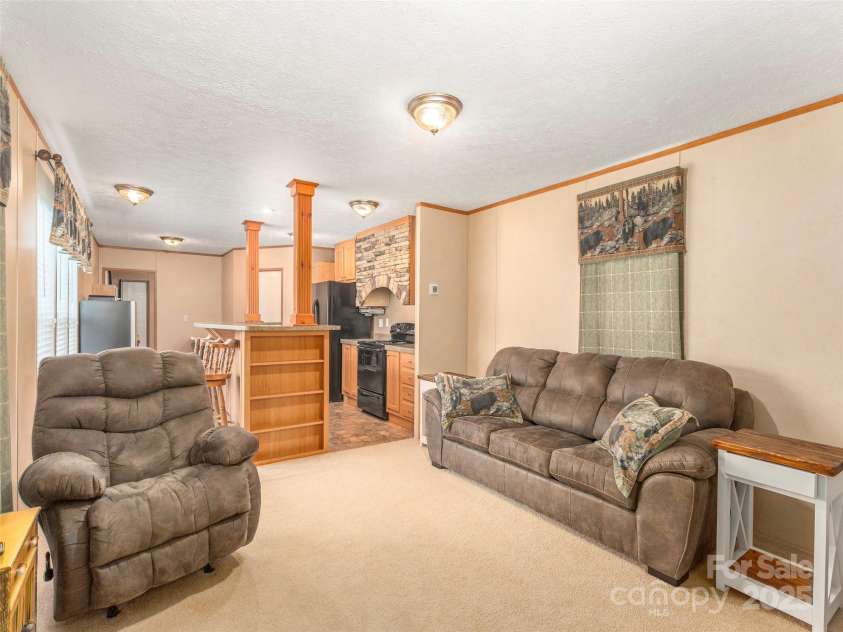 9 Scotty Circle, Candler, NC 28715.  MLS# CAR4242801, YatesRealty ID 5080. 