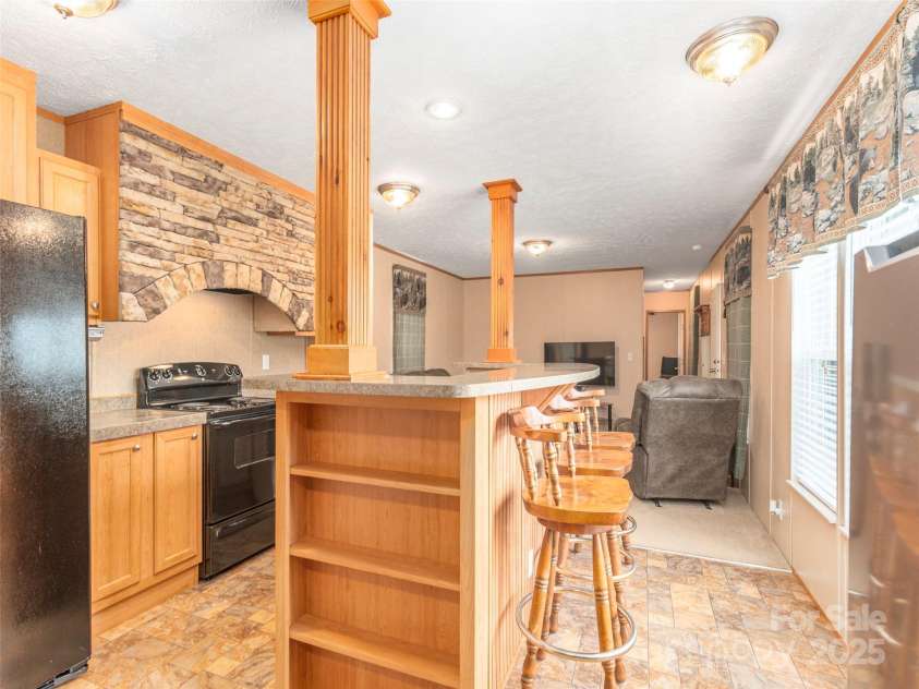 9 Scotty Circle, Candler, NC 28715.  MLS# CAR4242801, YatesRealty ID 5080. 