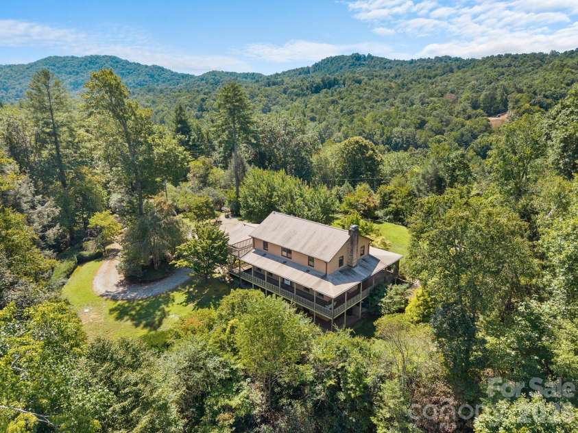 220 Wingfield Way, Brevard, NC 28712.  MLS# CAR4424278, YatesRealty ID 50800. 