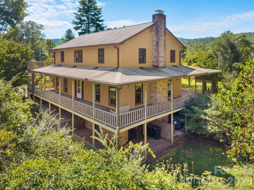 220 Wingfield Way, Brevard, NC 28712.  MLS# CAR4424278, YatesRealty ID 50800. 