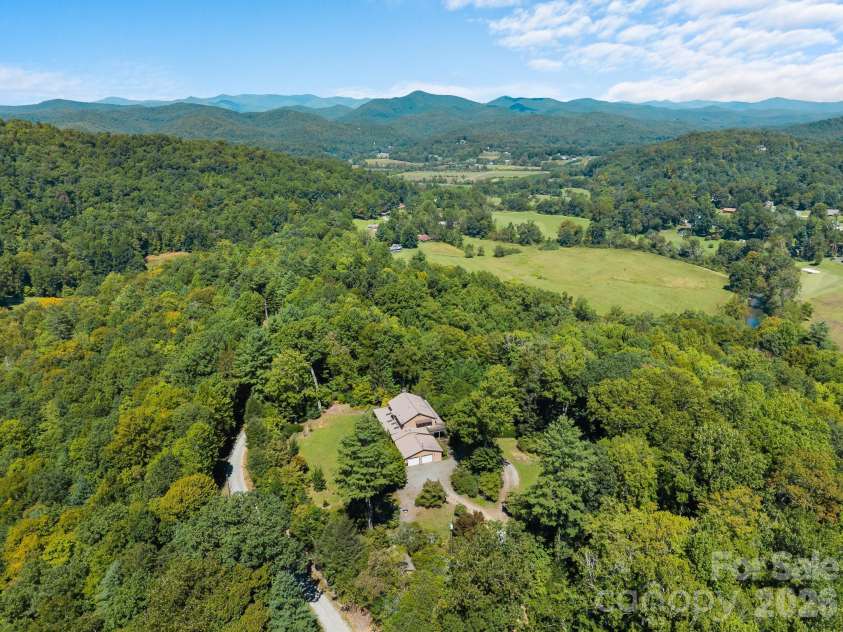 220 Wingfield Way, Brevard, NC 28712.  MLS# CAR4424278, YatesRealty ID 50800. 