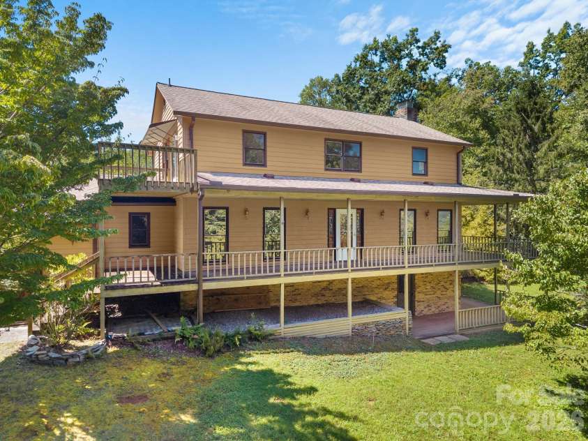 220 Wingfield Way, Brevard, NC 28712.  MLS# CAR4424278, YatesRealty ID 50800. 