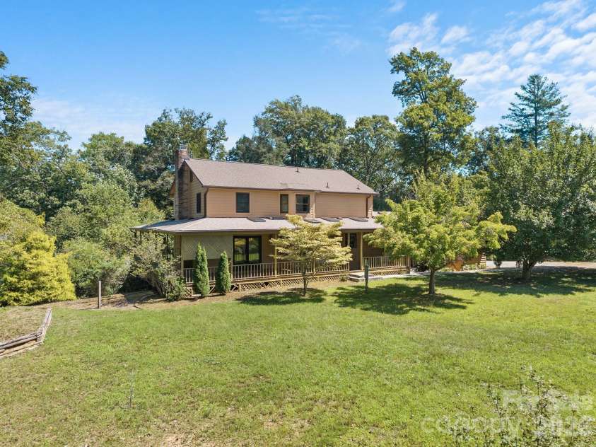 220 Wingfield Way, Brevard, NC 28712.  MLS# CAR4424278, YatesRealty ID 50800. 