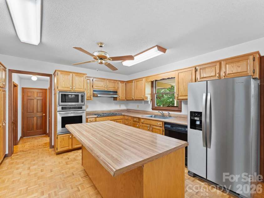 220 Wingfield Way, Brevard, NC 28712.  MLS# CAR4424278, YatesRealty ID 50800. 