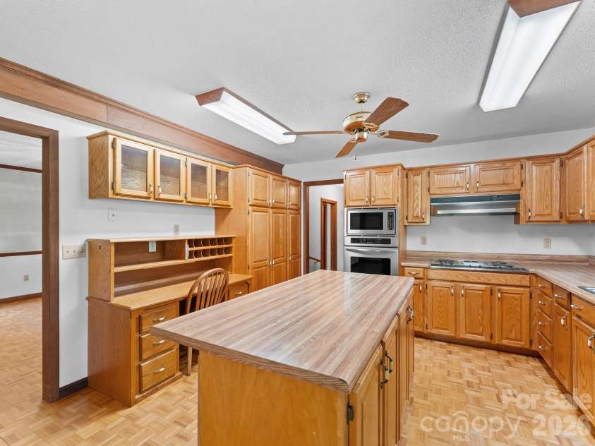 220 Wingfield Way, Brevard, NC 28712.  MLS# CAR4424278, YatesRealty ID 50800. 