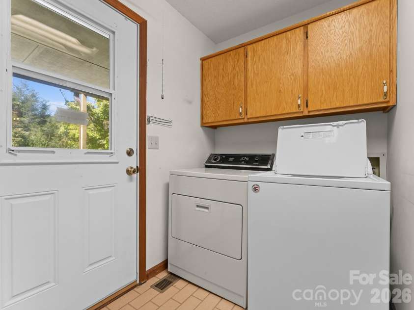 220 Wingfield Way, Brevard, NC 28712.  MLS# CAR4424278, YatesRealty ID 50800. Laundry Room