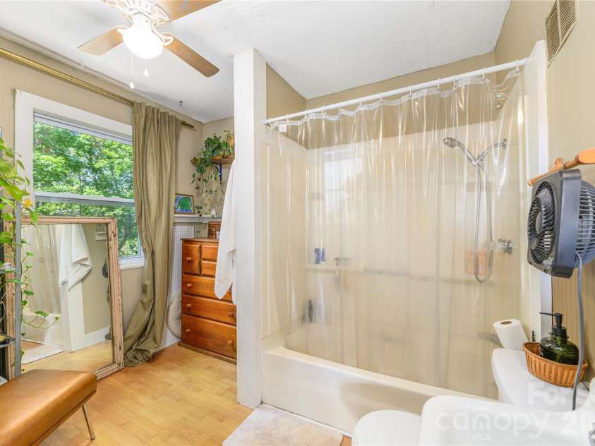20 View Street, Woodfin, NC 28804.  MLS# CAR4423294, YatesRealty ID 50803. 