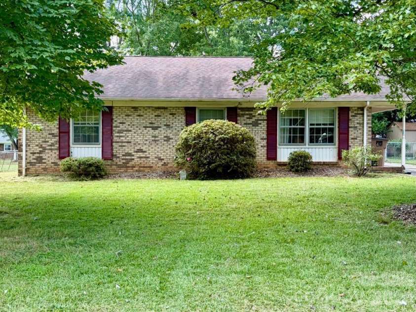 8211 Wynnview Road, Indian Trail, NC 28079.  MLS# CAR4423436, YatesRealty ID 50804. 