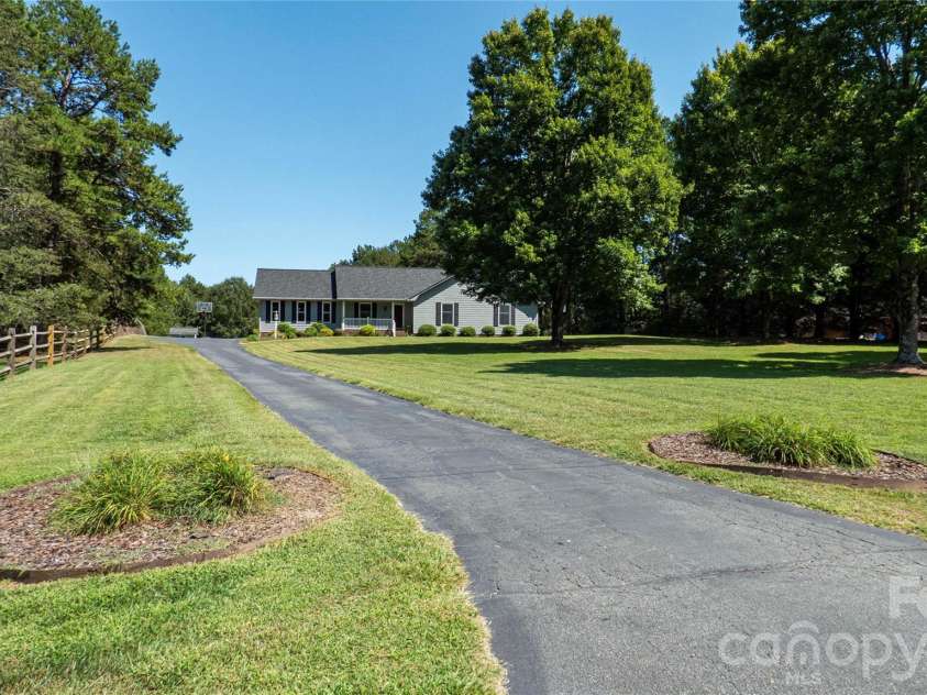 187 Sunfish Drive, Mooresville, NC 28117.  MLS# CAR4422073, YatesRealty ID 50805. 