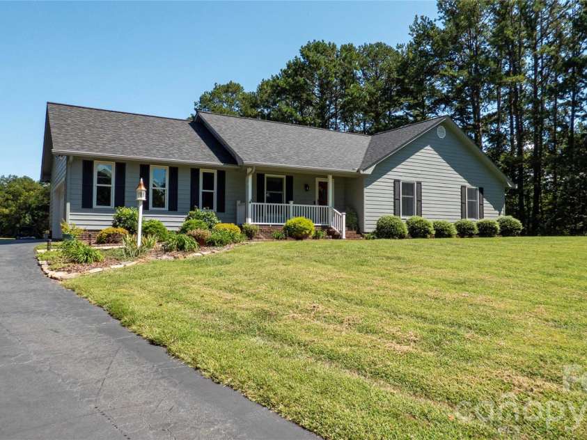187 Sunfish Drive, Mooresville, NC 28117.  MLS# CAR4422073, YatesRealty ID 50805. 