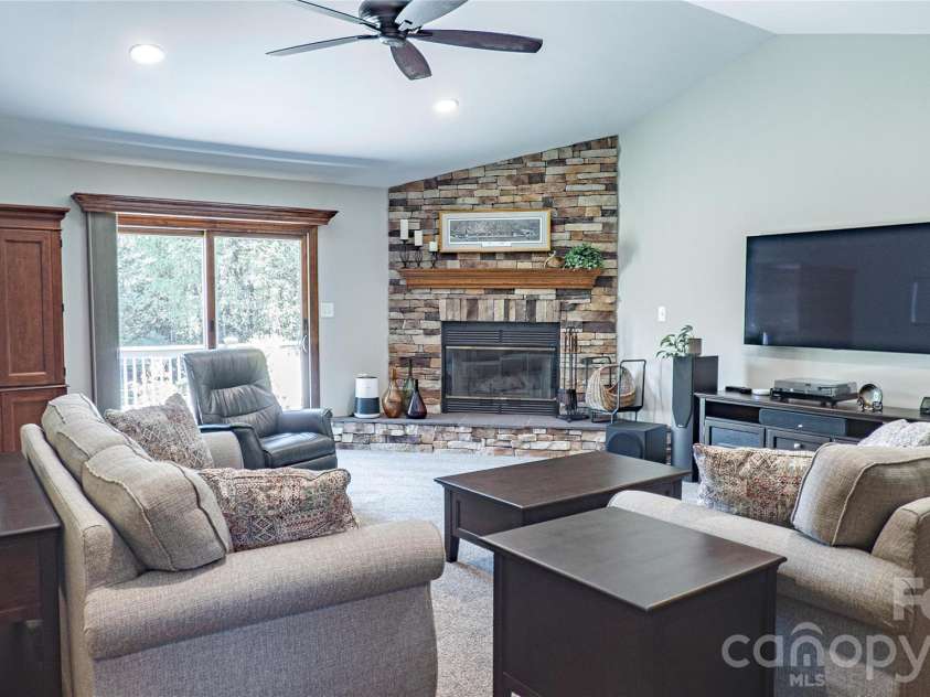 187 Sunfish Drive, Mooresville, NC 28117.  MLS# CAR4422073, YatesRealty ID 50805. 