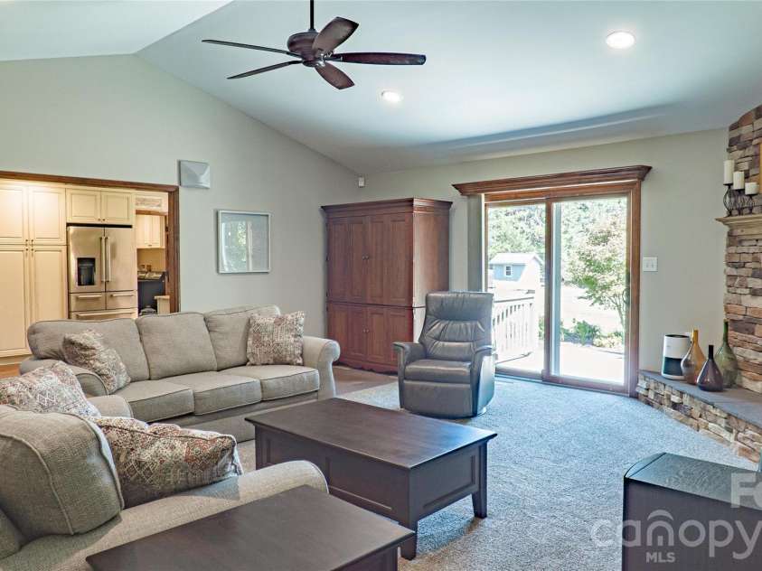 187 Sunfish Drive, Mooresville, NC 28117.  MLS# CAR4422073, YatesRealty ID 50805. 